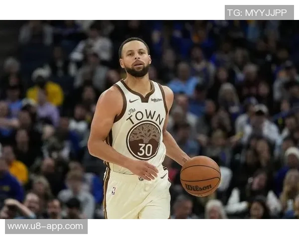 库里谈进攻角色变化斯潘塞主控让我更专注无球跑动创造空间