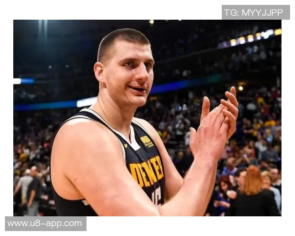 约基奇半场高效表现19分7板8助攻多次快攻扣篮展现统治力